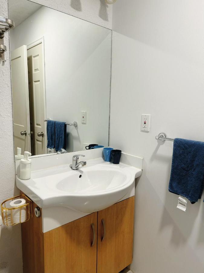 Private Suite With Separated Entrance Monica'S Home Richmond Exterior foto